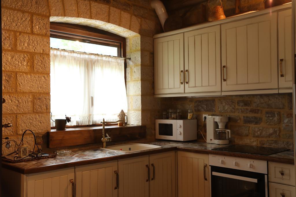 Guesthouse Amalia Kalesménon Zewnętrze zdjęcie
